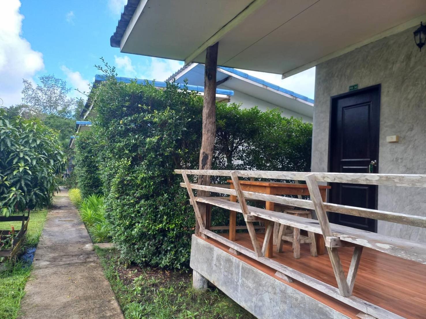 Pd Guesthouse Ko Kut Екстериор снимка